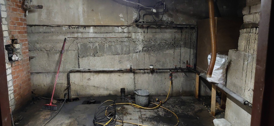 A Photo of Basement Waterproofing https://images.vc/image/4p9/Basement_Flooded_Water_Damage_Restoration_4.jpg