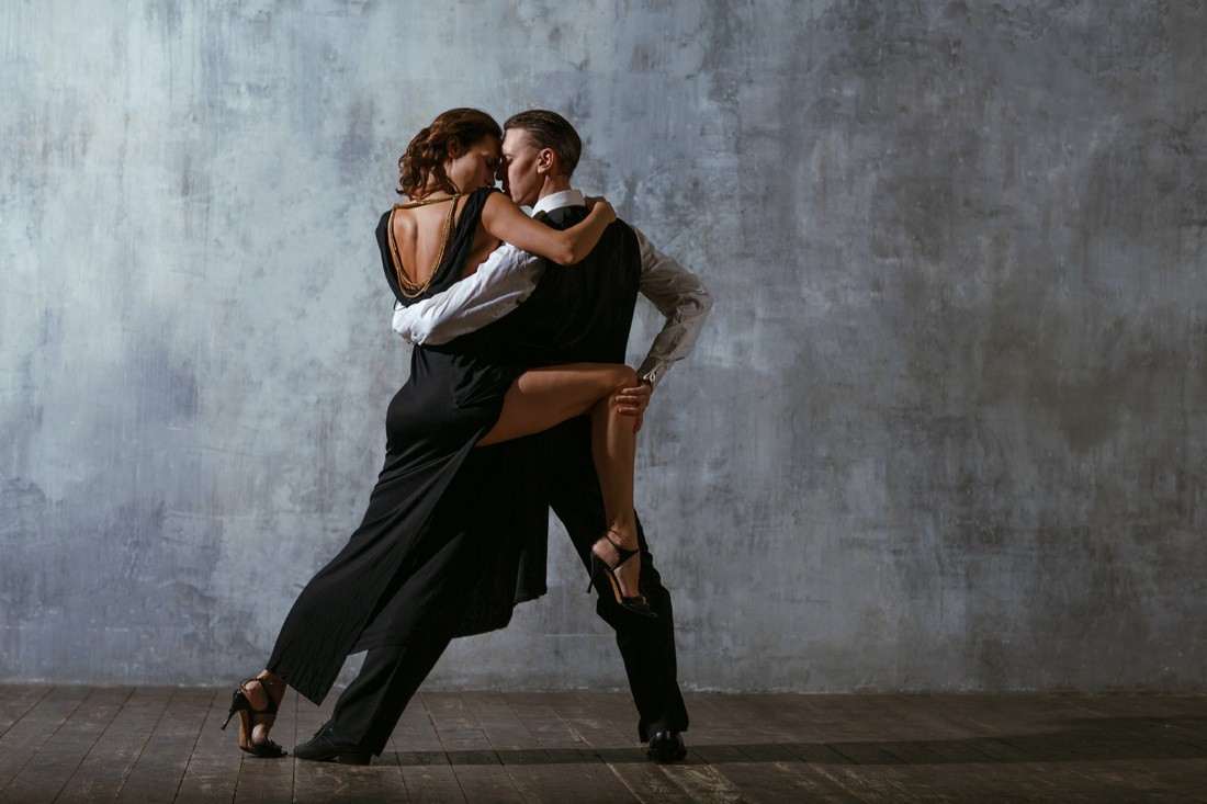 Check Out Latin poetry https://images.vc/image/7k2/tango-pair-dancers-dance-in-ballroom-2022-09-07-16-01-27-utc.jpg